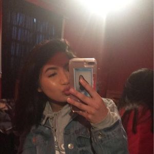 Meet your Posher, Alejandra